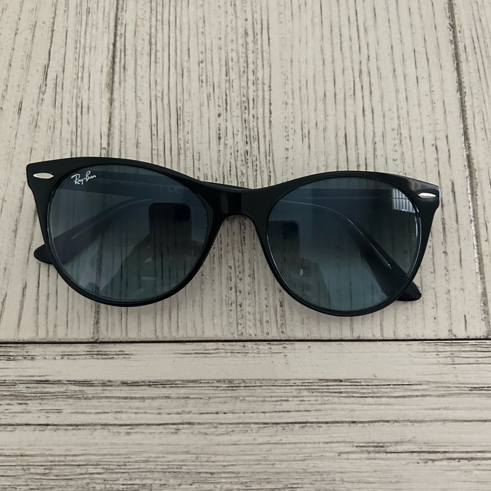 Ray Ban Sunglasses with Blue lenses